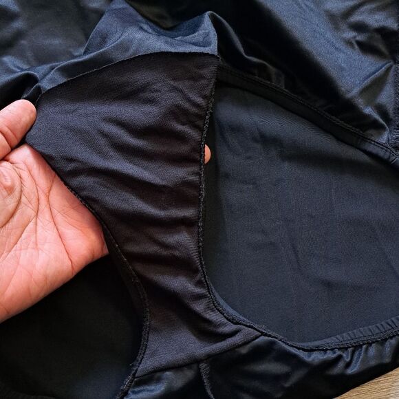 Miraclesuit Plus Size One Piece Swimsuit V-Neck Size 20W Black - Picture 8 of 17